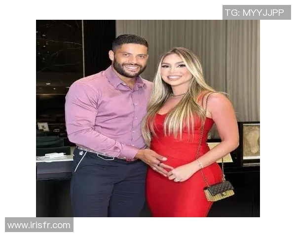 足球明星妻子们的生活点滴与时尚风采大揭秘 足球明星妻子们的生活点滴与时尚风采大揭秘